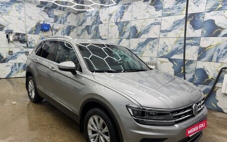 Volkswagen Tiguan II, 2017 год, 3 049 000 рублей, 3 фотография