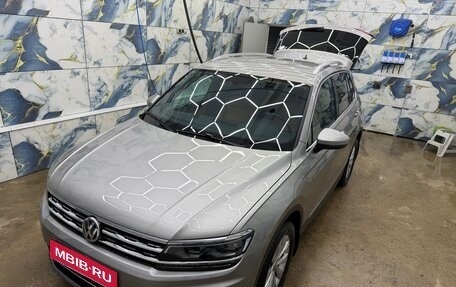 Volkswagen Tiguan II, 2017 год, 3 049 000 рублей, 23 фотография