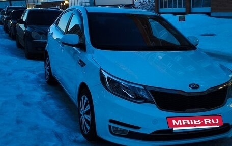 KIA Rio III рестайлинг, 2015 год, 940 000 рублей, 2 фотография