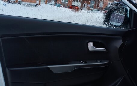 KIA Rio III рестайлинг, 2015 год, 940 000 рублей, 18 фотография