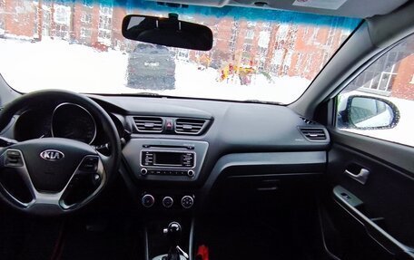 KIA Rio III рестайлинг, 2015 год, 940 000 рублей, 24 фотография