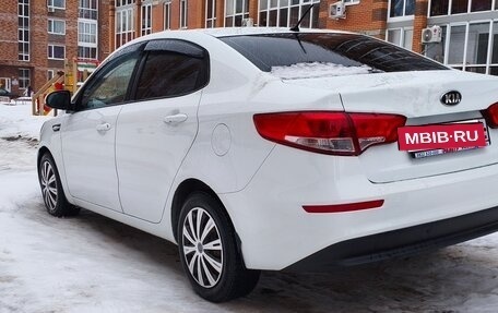 KIA Rio III рестайлинг, 2015 год, 940 000 рублей, 35 фотография