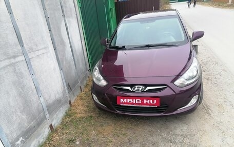 Hyundai Solaris II рестайлинг, 2012 год, 610 000 рублей, 2 фотография