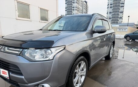Mitsubishi Outlander III рестайлинг 3, 2012 год, 1 200 000 рублей, 2 фотография