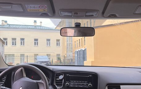 Mitsubishi Outlander III рестайлинг 3, 2014 год, 1 450 000 рублей, 8 фотография