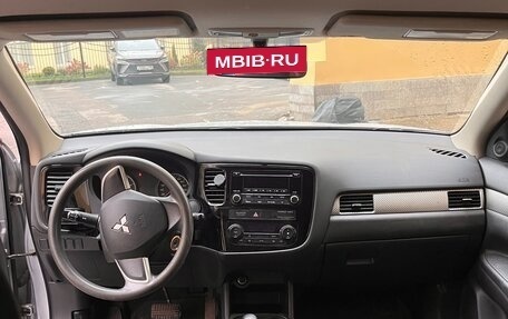 Mitsubishi Outlander III рестайлинг 3, 2014 год, 1 450 000 рублей, 7 фотография