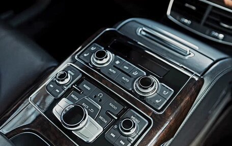 Audi A8, 2012 год, 2 500 000 рублей, 15 фотография