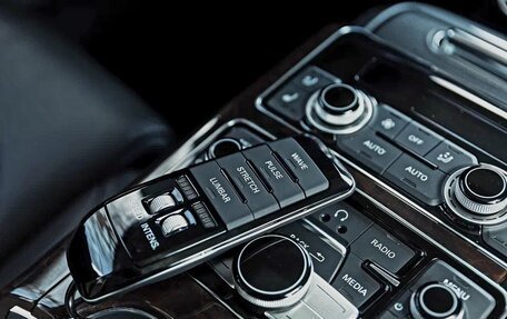 Audi A8, 2012 год, 2 500 000 рублей, 16 фотография