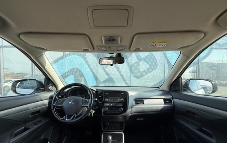 Mitsubishi Outlander III рестайлинг 3, 2018 год, 1 847 000 рублей, 2 фотография