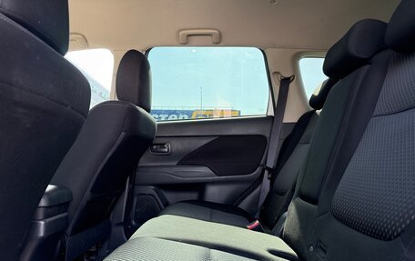 Mitsubishi Outlander III рестайлинг 3, 2018 год, 1 847 000 рублей, 10 фотография