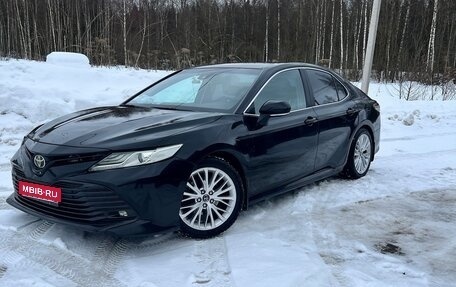 Toyota Camry, 2018 год, 1 989 000 рублей, 1 фотография