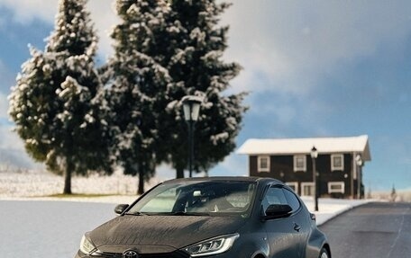 Toyota Yaris, 2021 год, 5 200 000 рублей, 1 фотография