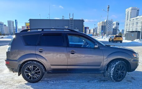 Mitsubishi Outlander III рестайлинг 3, 2010 год, 1 000 000 рублей, 6 фотография