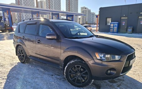 Mitsubishi Outlander III рестайлинг 3, 2010 год, 1 000 000 рублей, 3 фотография