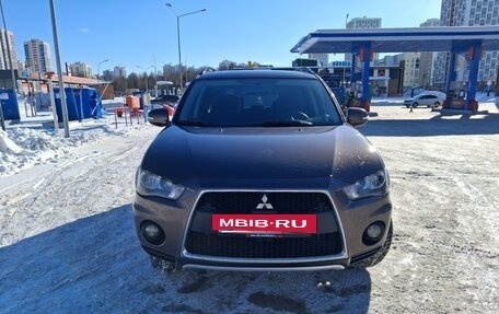 Mitsubishi Outlander III рестайлинг 3, 2010 год, 1 000 000 рублей, 2 фотография