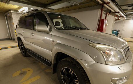 Toyota Land Cruiser Prado 120 рестайлинг, 2004 год, 1 490 000 рублей, 3 фотография