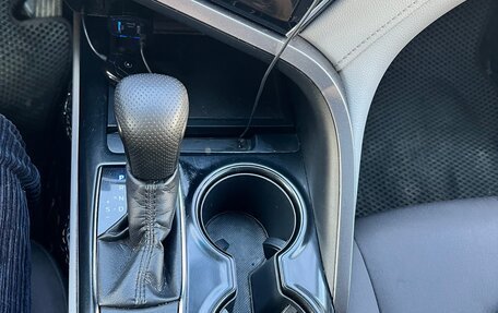 Toyota Camry, 2018 год, 1 989 000 рублей, 14 фотография