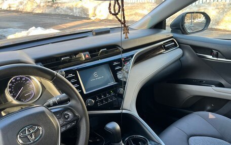 Toyota Camry, 2018 год, 1 989 000 рублей, 11 фотография