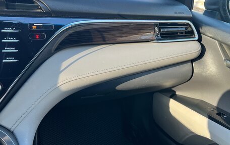 Toyota Camry, 2018 год, 1 989 000 рублей, 15 фотография