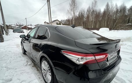 Toyota Camry, 2018 год, 1 989 000 рублей, 9 фотография