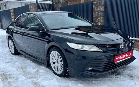 Toyota Camry, 2018 год, 1 989 000 рублей, 5 фотография