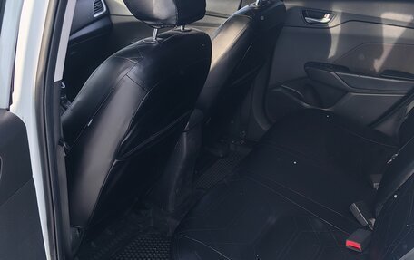 Hyundai Solaris II рестайлинг, 2017 год, 1 340 000 рублей, 10 фотография