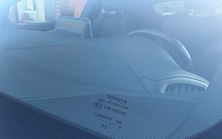 Toyota C-HR I рестайлинг, 2020 год, 2 600 000 рублей, 7 фотография