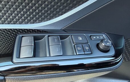 Toyota C-HR I рестайлинг, 2020 год, 2 600 000 рублей, 14 фотография