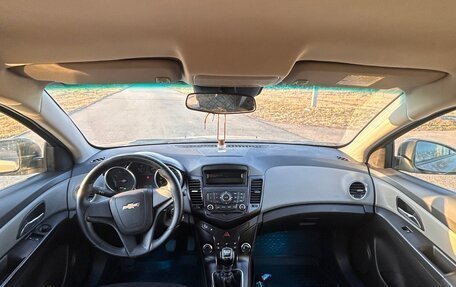 Chevrolet Cruze II, 2011 год, 725 000 рублей, 15 фотография