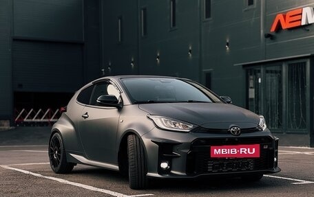 Toyota Yaris, 2021 год, 5 200 000 рублей, 2 фотография