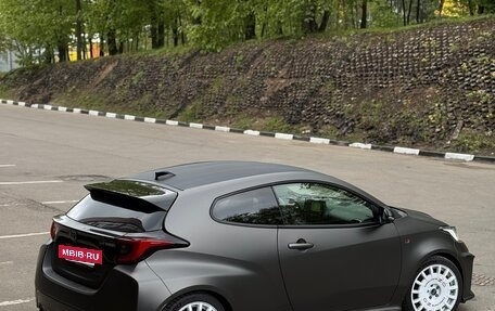 Toyota Yaris, 2021 год, 5 200 000 рублей, 8 фотография