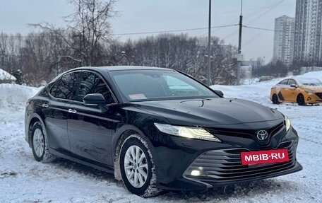 Toyota Camry, 2020 год, 3 100 000 рублей, 2 фотография