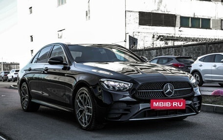 Mercedes-Benz E-Класс, 2020 год, 3 800 000 рублей, 4 фотография