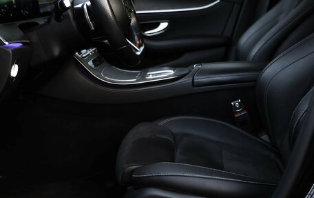 Mercedes-Benz E-Класс, 2020 год, 3 800 000 рублей, 26 фотография