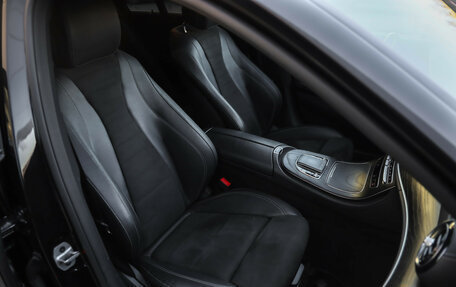 Mercedes-Benz E-Класс, 2020 год, 3 800 000 рублей, 27 фотография