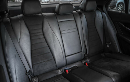 Mercedes-Benz E-Класс, 2020 год, 3 800 000 рублей, 29 фотография