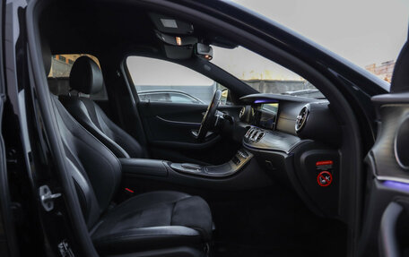 Mercedes-Benz E-Класс, 2020 год, 3 800 000 рублей, 28 фотография