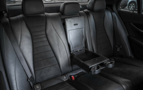 Mercedes-Benz E-Класс, 2020 год, 3 800 000 рублей, 30 фотография