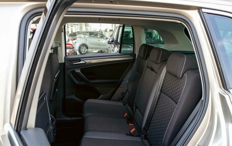 Volkswagen Tiguan II, 2018 год, 2 295 000 рублей, 17 фотография