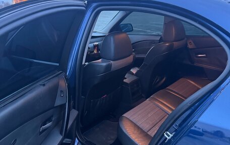 BMW 5 серия, 2004 год, 880 000 рублей, 10 фотография