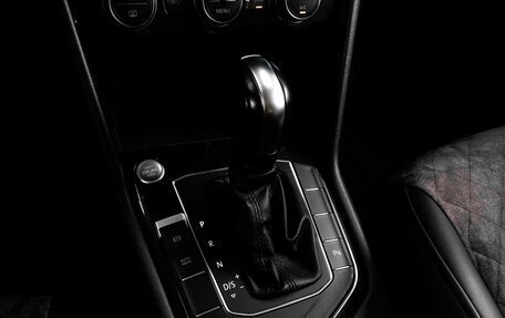 Volkswagen Tiguan II, 2020 год, 2 459 000 рублей, 17 фотография