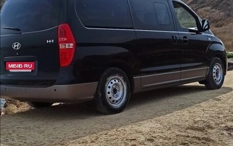 Hyundai H-1 II рестайлинг, 2011 год, 1 400 000 рублей, 2 фотография