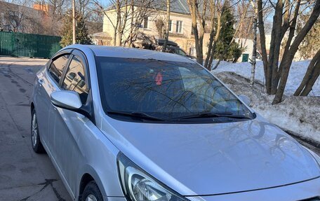 Hyundai Solaris II рестайлинг, 2011 год, 695 000 рублей, 1 фотография