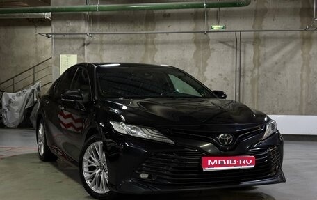 Toyota Camry, 2019 год, 3 050 000 рублей, 1 фотография