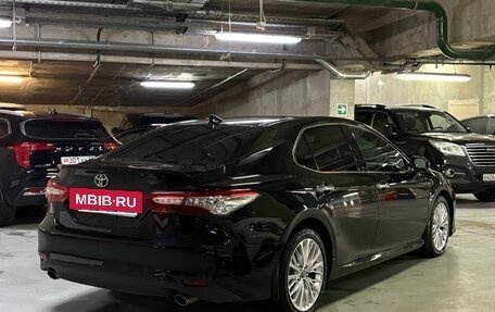 Toyota Camry, 2019 год, 3 050 000 рублей, 4 фотография