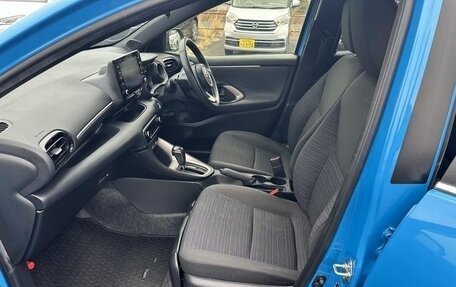 Toyota Yaris, 2023 год, 1 100 060 рублей, 10 фотография