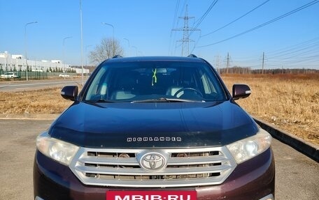 Toyota Highlander III, 2011 год, 1 595 000 рублей, 2 фотография