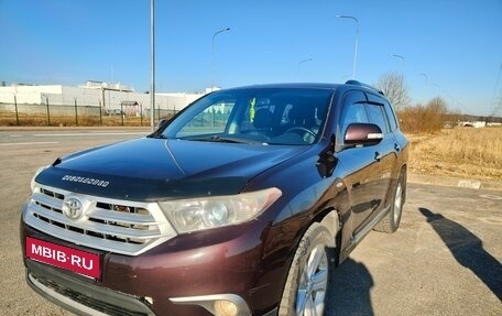 Toyota Highlander III, 2011 год, 1 595 000 рублей, 3 фотография