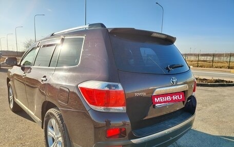 Toyota Highlander III, 2011 год, 1 595 000 рублей, 8 фотография