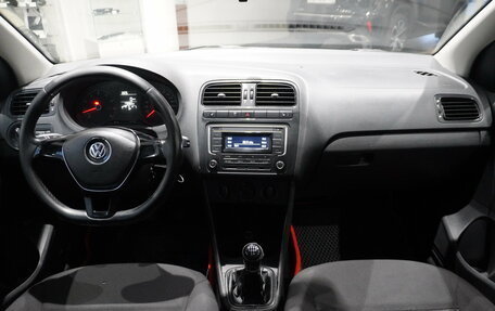 Volkswagen Polo VI (EU Market), 2016 год, 855 000 рублей, 13 фотография